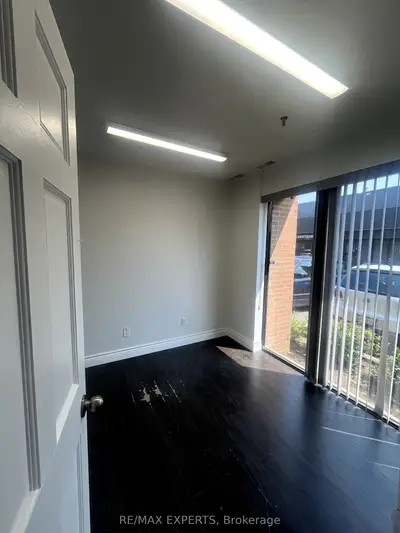 14 Steinway Boulevard 6, Toronto, On M9w 6m6