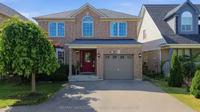 Detached in Oakville