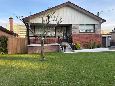 105 Hallsport Crescent, Toronto, On M3m 2k5