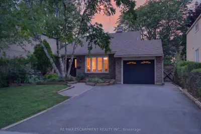 3401 Rockwood Drive, Burlington, On L7n 3h6