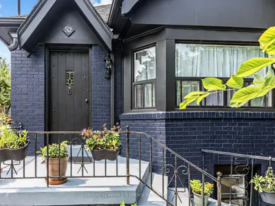 52 Seventeenth Street, Toronto, On M8v 3k2