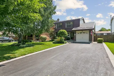 11 Longbourne Crescent, Brampton, On L6s 2r8