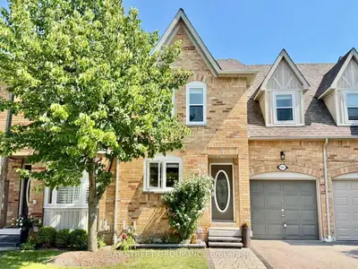 Condo Townhouse in Mississauga