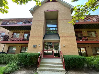 Condo Apartment in Oakville