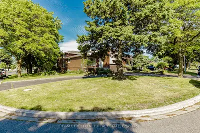 15 Maidstone Crescent, Brampton, On L6s 2z4