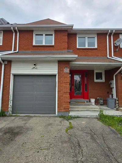 Att/Row/Townhouse in Mississauga