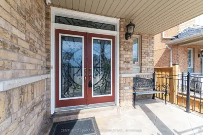 56 Dovehaven Crescent, Brampton, On L6p 2n8