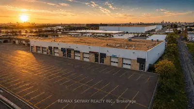 2070 Steeles Avenue E 20, Brampton, On L6t 1a7