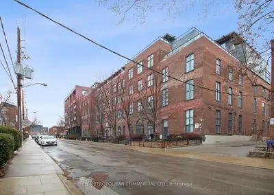 Condo Apartment in Toronto