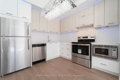 180 Veterans Drive 102, Brampton, On L7a 0b6
