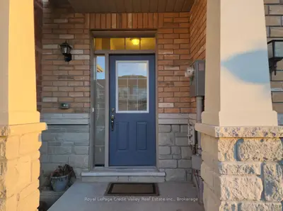 53 Hogan Manor Drive, Brampton, On L7a 4v2