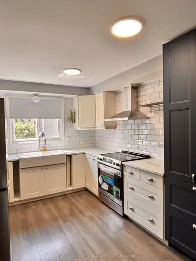Condo Townhouse in Oakville