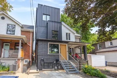 Triplex in Toronto