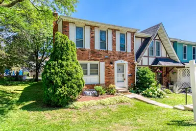 2226 Upper Middle Road 3, Burlington, On L7p 2z9