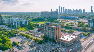 25 Agnes Street 202, Mississauga, On L5b 3x7