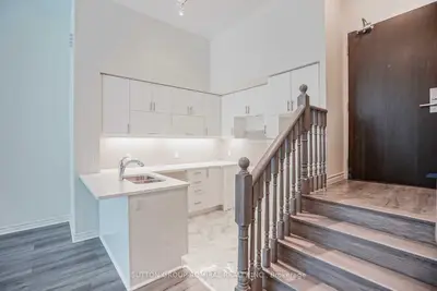 39 Annie Craig Drive Th 104, Toronto, On M8v 0c5