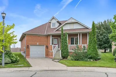 Detached Condo in Brampton