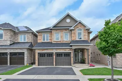 Detached in Burlington