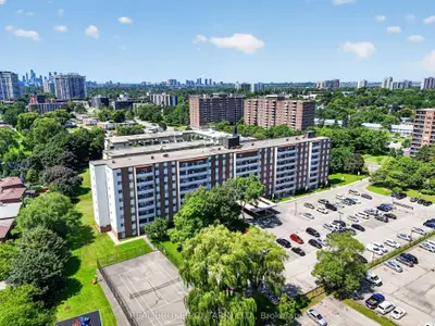 Condo Apartment in Mississauga