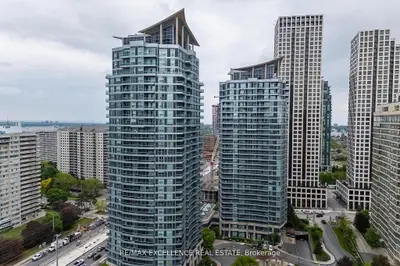 33 Elm Drive 2102, Mississauga, On L5b 4l2