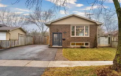 Detached in Burlington