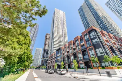 430 Square One Drive 2709, Mississauga, On L5b 0l6