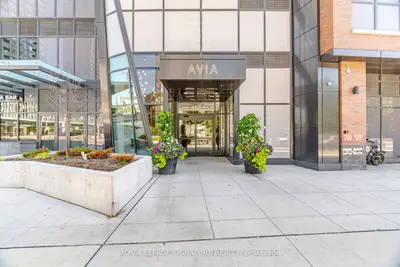 430 Square One Drive 2709, Mississauga, On L5b 0l6