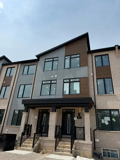 Att/Row/Townhouse in Brampton