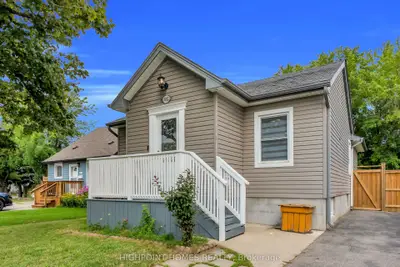3052 Victory Crescent, Mississauga, On L4t 1l4