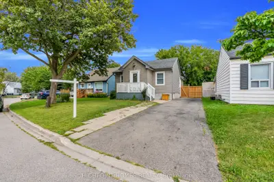 3052 Victory Crescent, Mississauga, On L4t 1l4