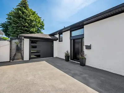 17 Sigmont Road, Toronto, On M9c 4k6