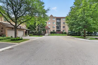 Condo Apartment in Burlington