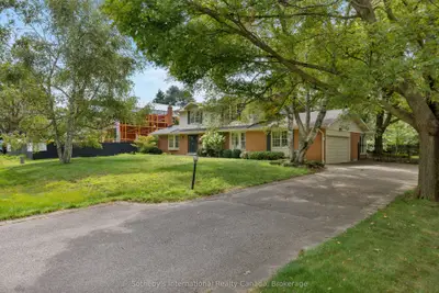 174 Claxton Drive, Oakville, On L6j 4n9