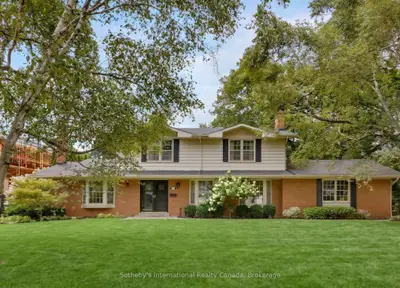 174 Claxton Drive, Oakville, On L6j 4n9