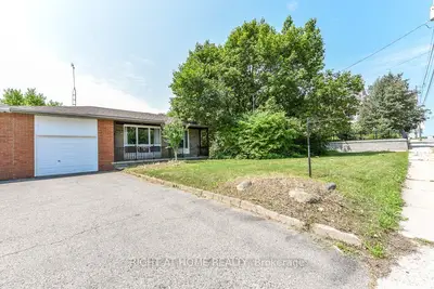 Semi-Detached in Milton