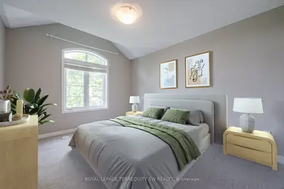 248 Ellen Davidson Drive, Oakville, On L6m 0v2