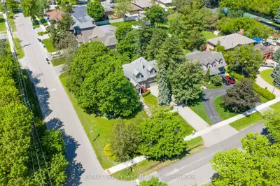 78 Meadowbank Road, Toronto, On M9b 5c9