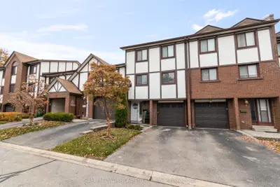Condo Townhouse in Mississauga