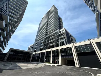 Condo Apartment in Milton