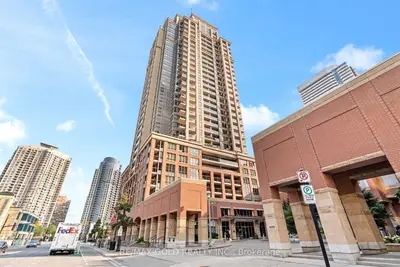 Condo Apartment in Mississauga