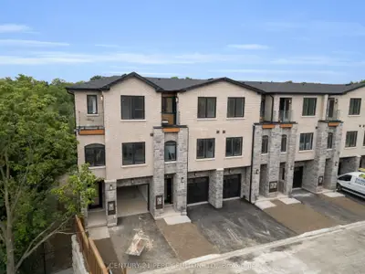 Condo Townhouse in Mississauga