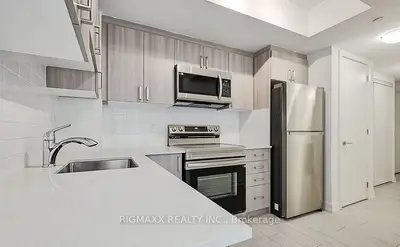 556 Marlee Avenue W 521, Toronto, On M6b 0b1