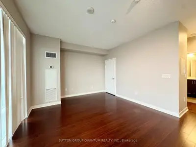 Condo Apartment in Mississauga