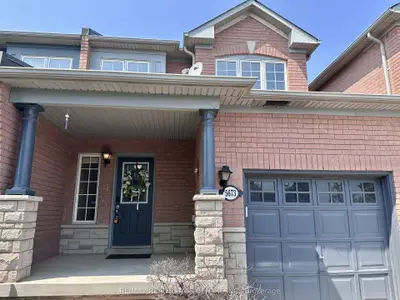 Att/Row/Townhouse in Burlington
