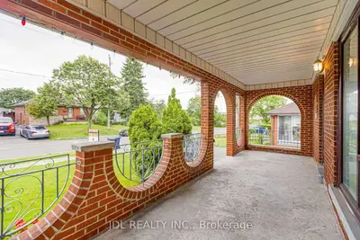 40 Montana Avenue, Toronto, On M3m 1b6
