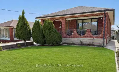 40 Montana Avenue, Toronto, On M3m 1b6