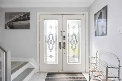 62 Secroft Crescent, Toronto, On M3n 1r6