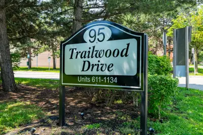 95 Trailwood Drive 612, Mississauga, On L4z 3l2