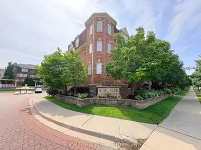Condo Townhouse in Mississauga