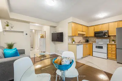 3025 Elmcreek Road 5, Mississauga, On L5b 0b6